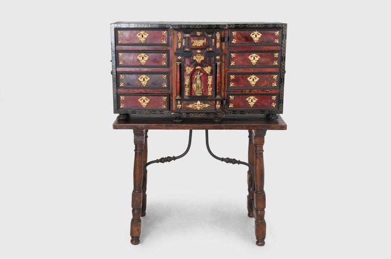 SPANISH INLAID VARGUENO ON STAND (1 of 10)