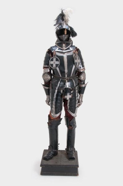 GERMAN STYLE THREE QUARTER SUIT OF ARMOR (1 of 10)