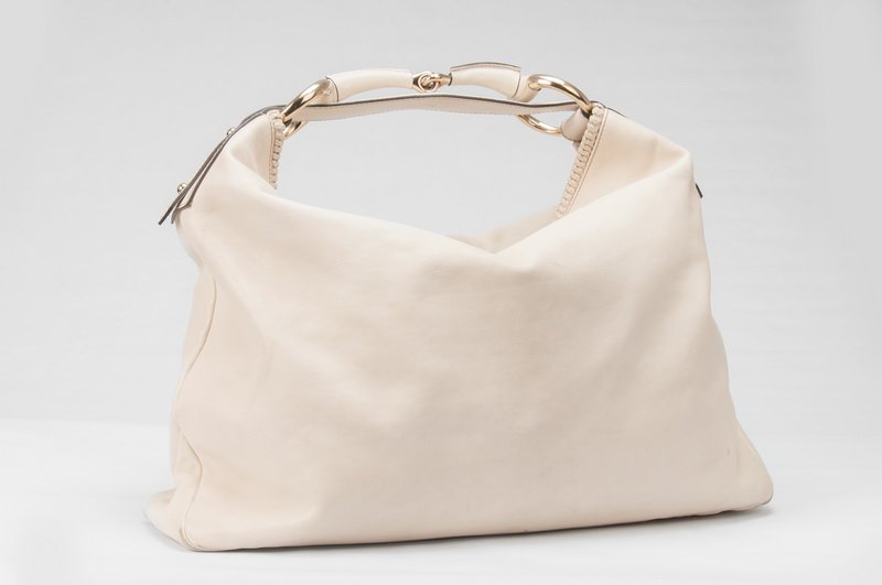 GUCCI IVORY LEATHER LARGE HORSEBIT HOBO BAG & SIMILAR (1 of 10)