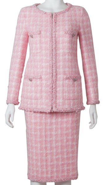 CHANEL TWO-PIECE PINK SKIRT SUIT (1 of 10)