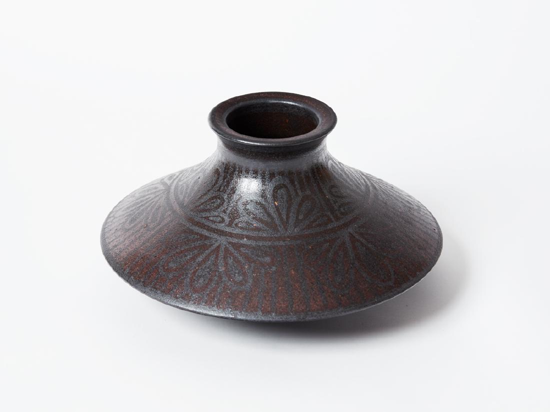 Anneke Borren (New Zealand, 1946- ): Cylindrical Vase earthenware artist's label affixed to underside 160 x 250 x 250mm