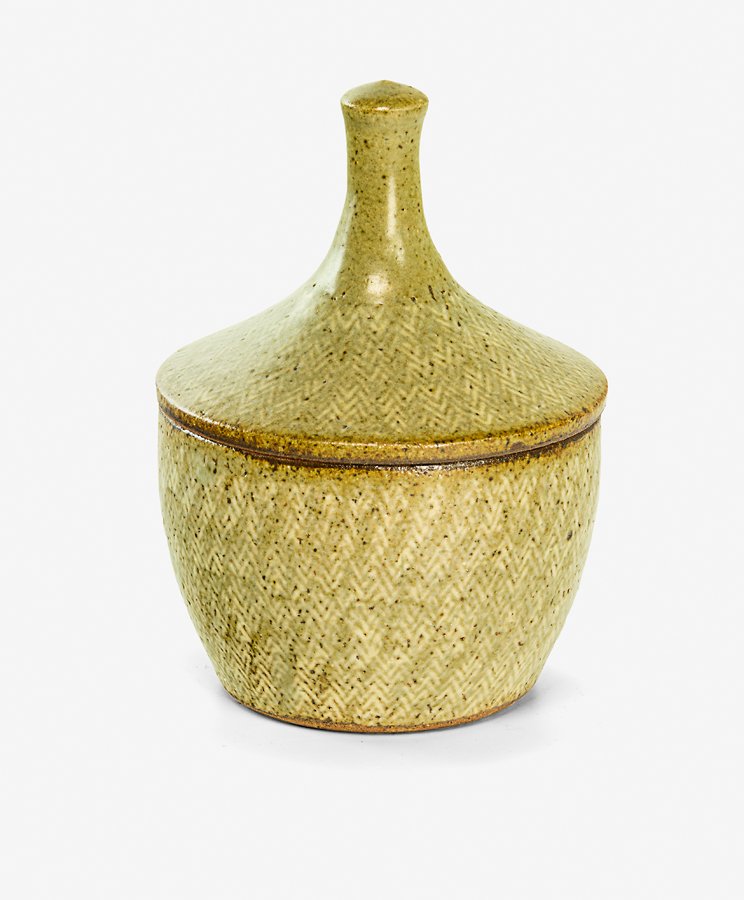Tatsuzo Shimaoka: Small stoneware jar, with cone lid, rope and slip inlaid decoration. H. 160mm Provenance: Gary Winther Collection