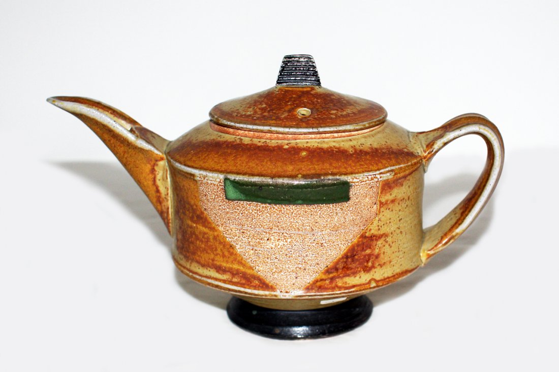 Jeff Oestreich: Large stoneware beaked teapot and cover, impressed mark. W. 245mm Provenance: Renton and Rosie Murray Collection