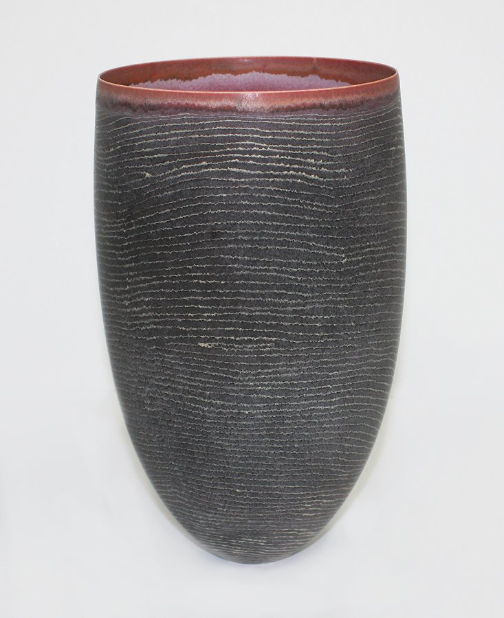 Pippin Drysdale Large porcelain vase: with linear decoration and purple glazed interior. H. 250mm