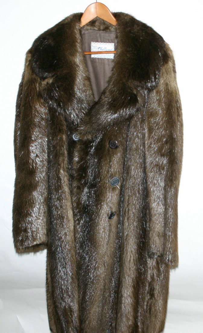 Beaver 3/4 length coat. Marcel Thellend Fourrures: Beaver 3/4 length coat. Marcel Thellend Fourrures.