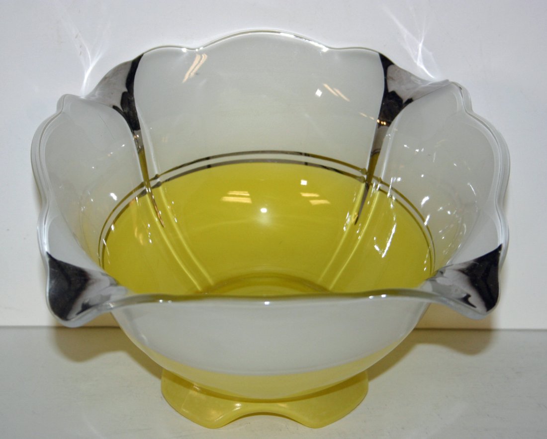 Yellow Tulip Bowl in Indiana Glass Moderne: Yellow Tulip Bowl in Indiana Glass Moderne