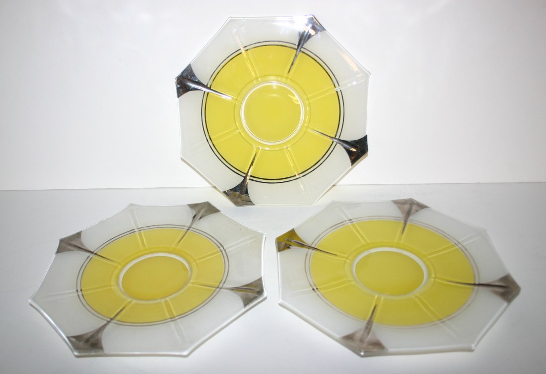 Three (3) Yellow Cake Plates in Indana Glass Moderne: Three (3) Yellow Cake Plates in Indana Glass Moderne
