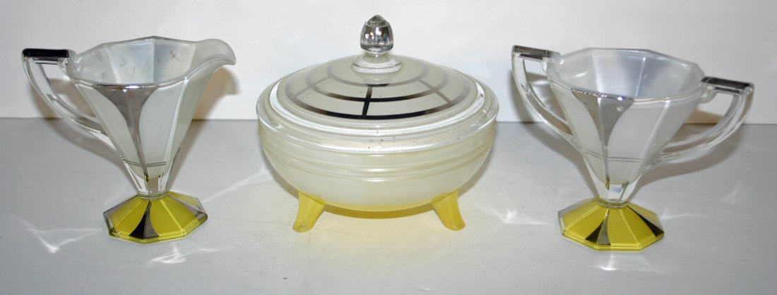 Yellow Candy Dish, Sugar and Creamer in Indana Glass: Yellow Candy Dish, Sugar and Creamer in Indana Glass Moderne