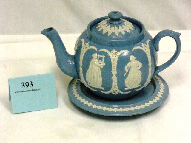 2 PCS, JASPERWARE TEA POT AND PLATE, DUDSON BROS E: 2 PCS, JASPERWARE TEA POT AND PLATE, DUDSON BROS ENGLAND, 8.5 X 5.25IN(TEA POT), 6.25 X 6.25IN (PLATE)