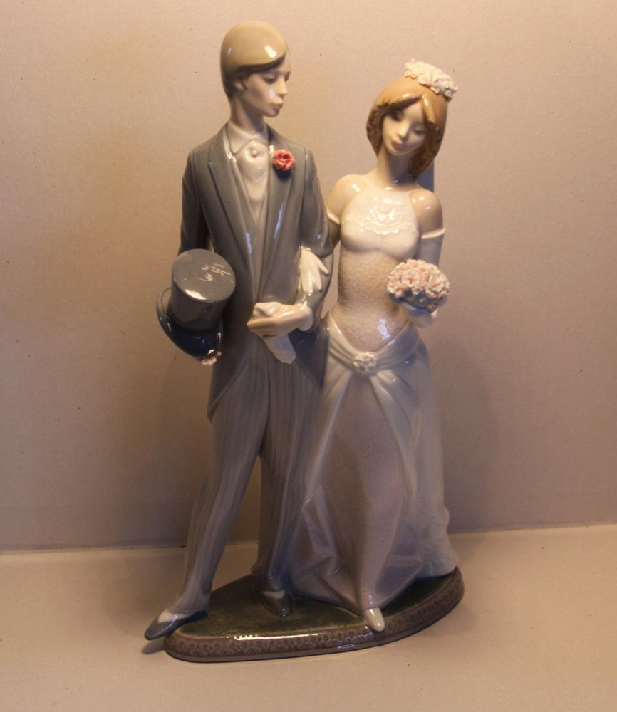 45 Lladro Wedding Couple 1404 Oct 11 2011 Last Call Auctions