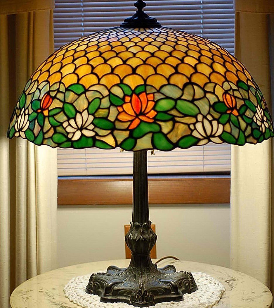 186 Chicago Mosaic, "Mosaic Shade Company," Lamp Lot 0186
