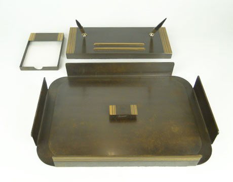 VINTAGE 4 PIECE COPPER DESK SET: VINTAGE 4 PIECE COPPER DESK SET Made in the 1950's by Smith Metal Arts Consisting of Tray 15 Inches by 10 Inches with Cover, Pen Holder and Note Paper Holder Very Good Condition, we will not ship this