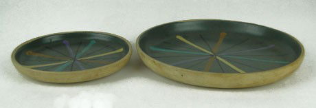 DAVID GIL ORIGINAL BENNINGTON POTTERY PLATES: DAVID GIL ORIGINAL BENNINGTON POTTERY PLATES Both Signed by David Gil One Approximately 7 Inches Diameter the other 4-1/2 Diameter, SHIPPING U.S TO BE $30 PLUS INS