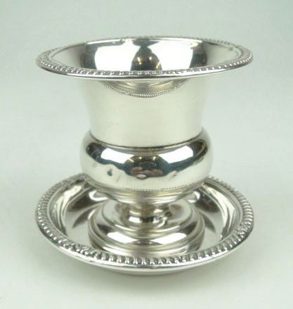 BERKS STERLING SILVER TOOTHPICK HOLDER & UNDER TRAY: BERKS STERLING SILVER TOOTHPICK HOLDER & UNDER TRAY Approximately 2-1/2 Inches Tall 3-3/4 Inches wide Aproximately 2oz, shipping u.s. to be $20 plus ins