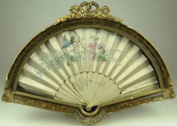 ANTIQUE HAND PAINTED ORIENTAL FAN SHADOWBOX: ANTIQUE HAND PAINTED ORIENTAL FAN SHADOWBOX Antique Hand Painted Oriental Fan with Ivory Rib Sticks in Wonderful Antique Shadow Box Frame Measures, WE WILL NOT SHIP THIS LOT, CAN REFER LOCAL SHIPPER