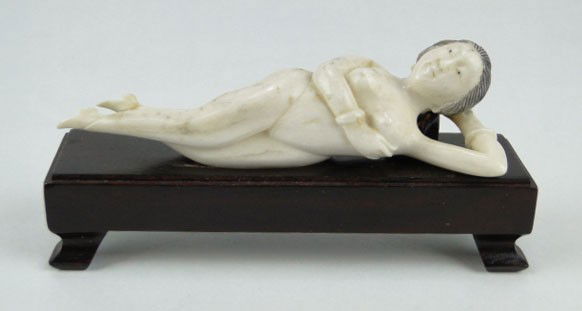 ANTIQUE CHINESE CARVED IVORY DOCTORS LADY: ANTIQUE CHINESE CARVED IVORY DOCTORS LADY Cira 1920's Measures Approximately 4 Inches Long Comes in Fitted Wooden Base Very Good Condition, SHIPPING $30 PLUS INS U.S. ONLY