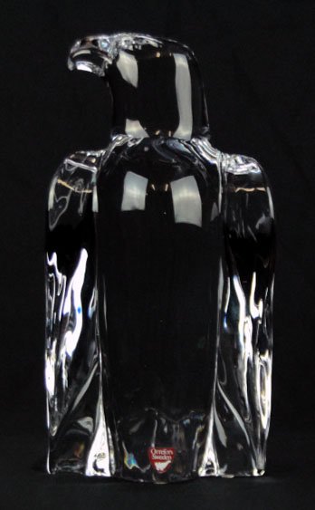 LARGE ORREFORS SWEDEN CRYSTAL EAGLE FIGURINE: LARGE ORREFORS SWEDEN CRYSTAL EAGLE FIGURINE Measures Approximately 8-1/2 Inches Tall, SHIPPING $45 PLUS INS