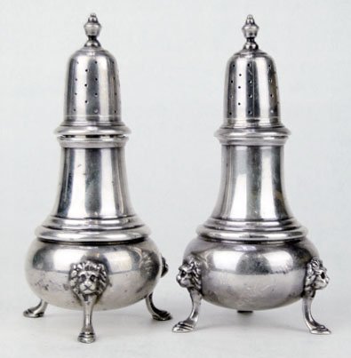 PAIR ANTIQUE STERLING SILVER SHAKERS: PAIR ANTIQUE STERLING SILVER SHAKERS Stands On 3 Lions Feet Measures Approximately 5 Inches Tall Weight 8toz, SHIPPING $20 PLUS INS
