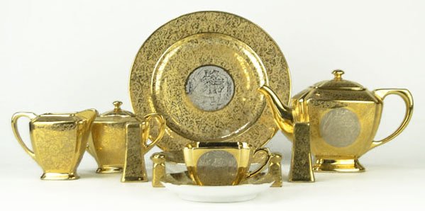 Large Hutschenreuther Gold and Platinum Dinner Ser: Large Hutschenreuther Gold and Platinum Dinner Service Eight 10 Inch Dinner Plates Featuring and Colonial Couple Surrounded with Gold Leaf Trim. Together with Arzberg Bavarian Eight Cake Plates Each 7