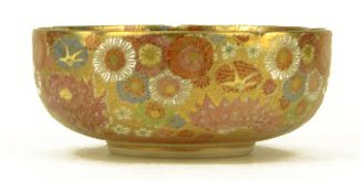 ANTIQUE SATSUMA HAND PAINTED BOWL: ANTIQUE SATSUMA HAND PAINTED BOWL Measures Approximately 5 Inches in Diameter with Beautiful Hand Painted Floral Design. Signed to Base in Red WE WILL NOT SHIP THIS ITEM BUT CAN RECOMMEND A SHIPPER FO