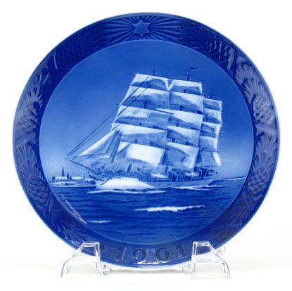 RARE 1961 ROYAL COPENHAGEN PLATE: RARE 1961 ROYAL COPENHAGEN PLATE Measures Approximately 7-1/4" in Diameter. Depicting a Tall Ship Called the Kai Lang. In Excellent Condition. WE WILL SHIP THIS ITEM FOR $30 PLUS INSURANCE