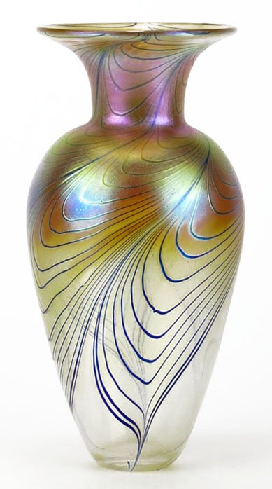 CONTEMPORARY HELD PULLED FEATHER ART GLASS VASE