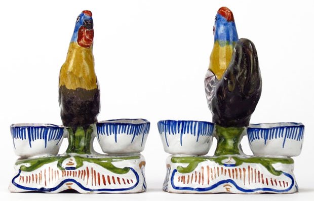 PAIR ON ANTIQUE FRENCH FAIENCE PORCELAIN ROOSTERS - 2