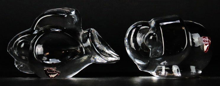TWO SMALL ORREFORS CRYSTAL FIGURINES: TWO SMALL ORREFORS CRYSTAL FIGURINES One of a Snail and One of a Fish with Labels. Each Measures Approximately 3-1/2" Wide and 2" Tall. WE WILL SHIP THIS ITEM FOR $20 PLUS INSURANCE