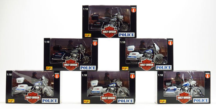 6 HARLEY DAVIDSON MOTORCYCLE 4 SERIES: 6 Harley Davidson Motorcycle 4 Series Mint in Box. We will not ship this lot but we can recommend one of our local shippers