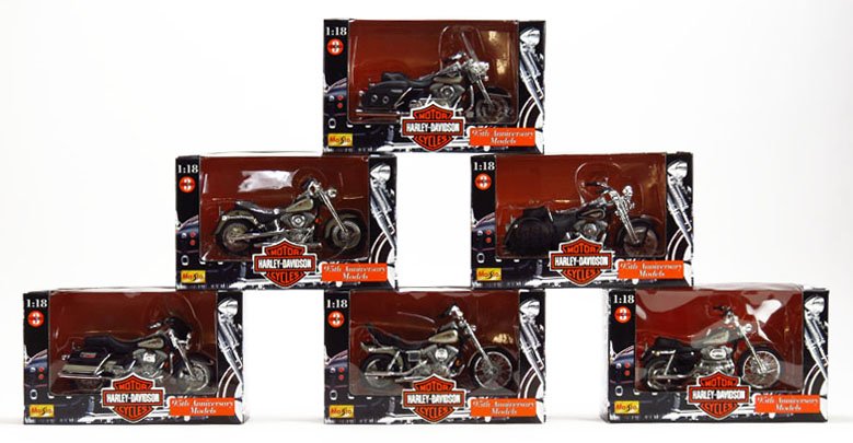 6 HARLEY DAVIDSON MOTORCYCLE 3 SERIES: 6 Harley Davidson Motorcycle 3 Series Mint in Box. We will not ship this lot but we can recommend one of our local shippers