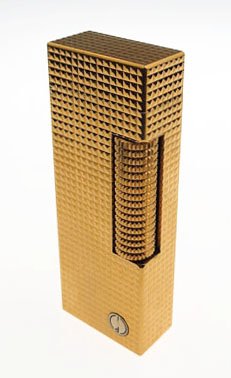 DUNHILL GOLD PLATED LIGHTER: Dunhill gold plated lighter, 3" long in working condition We will not ship this lot but we can recommend one of our local shippers.
