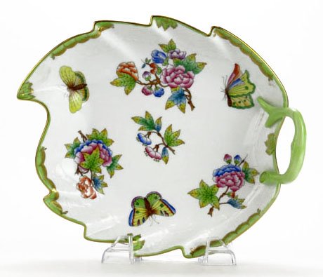 HEREND QUEEN VICTORIA LARGE NAPPY: Measures 9.25" long blue Herend stamp on base excellent condition. We will not ship this lot but we can recommend one of our local shippers.