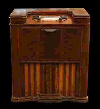 ANTIQUE ZENITH RADIO PHONOGRAPH COMBINATION