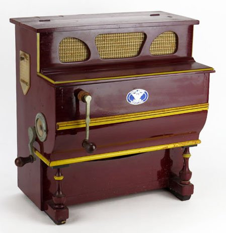 Rare Hand Cranked Organ Grinder Piano Marked Vincent: Rare Hand Cranked Organ Grinder Piano Marked Vincent Llinares Faventia Barcelona. Very Good Condition. Estimate $300-$500