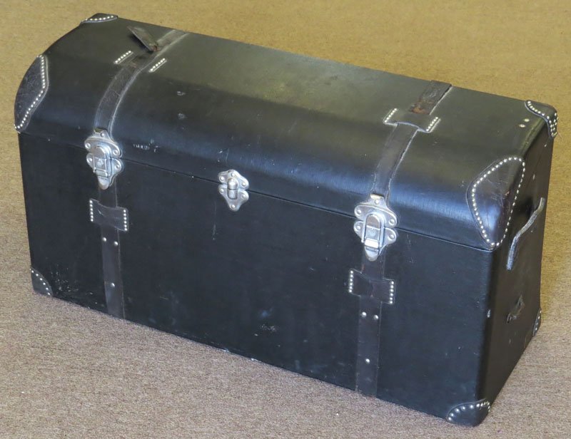 1920's Auto Touring Trunk. Interior Fair Condition,: 1920's Auto Touring Trunk. Interior Fair Condition, Scratching. Exterior Wear and Straps are Ripped. Measures 19 Inches Tall and 35 Inches Long. We will not ship this item in house but we will be happ