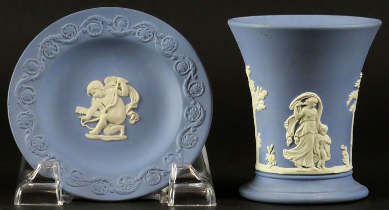 Two (2) Wedgwood Jasperware Tabletop Items. Each: Two (2) Wedgwood Jasperware Tabletop Items. Each Signed. Good Condition. Shipping $20.00