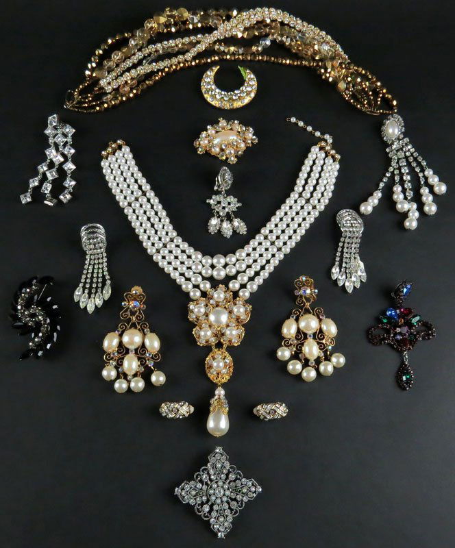 Mixed Lot of Costume Jewelry. Shipping 20.00