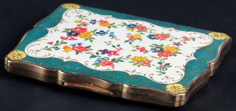 Stratton Compact. Signed. Good Used Condition. Measures: Stratton Compact. Signed. Good Used Condition. Measures 3-1/4 Inches by 2-3/4 Inches. Shipping $20.00