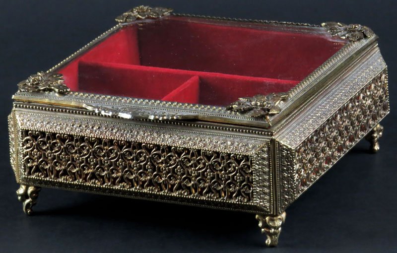See Through Vanity Top Jewelry Casket with Glass Lid.: See Through Vanity Top Jewelry Casket with Glass Lid. Unsigned. Good Condition. Measures 3-1/4 Inches by 7 Inches Wide. Shipping $38.00