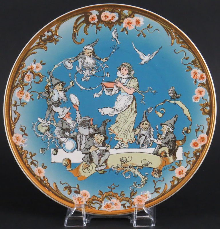 Mettlach Disney Snow White and the Seven Dwarfs: Mettlach Disney Snow White and the Seven Dwarfs Collectors Plate with Original Paperwork. Good Condition. Lid Missing, otherwise Original Box. Measures 10 Inches Diameter. Shipping $34.00