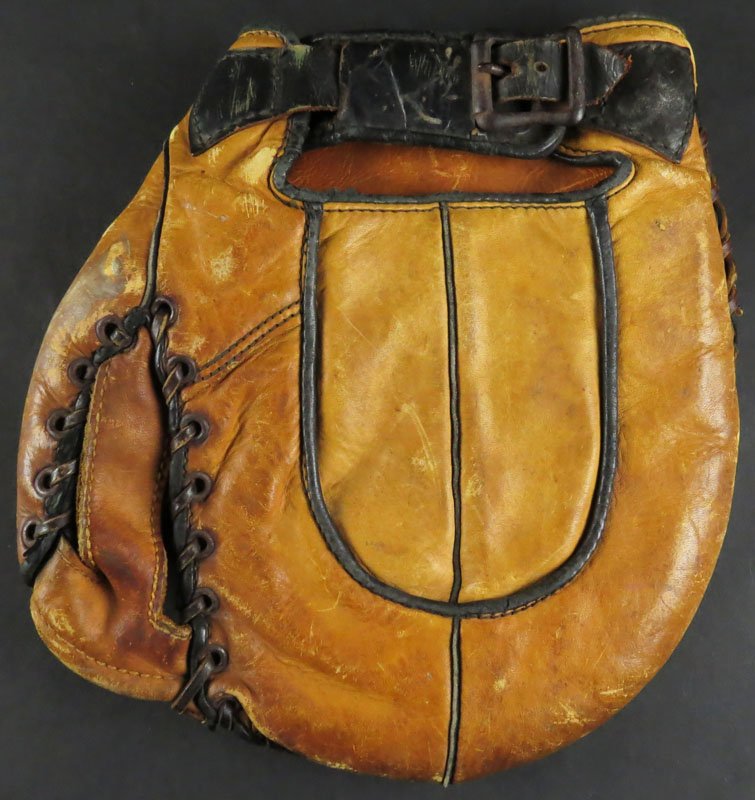 Vintage 1930-40's Denkert Babe Dahlgren Baseball Glove: Vintage 1930-40's Denkert Babe Dahlgren Baseball Glove Mitt with Buckle Back. Good Condition. Shipping $20.00