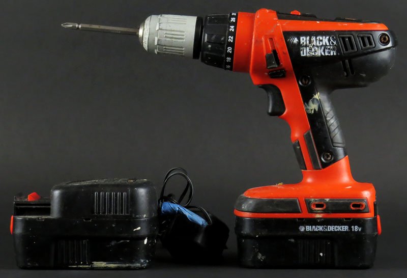 Black and Decker 18 Volt Electric Drill with Two (2): Black and Decker 18 Volt Electric Drill with Two (2) Batteries and Charger. Working Condition. Shipping $25.00