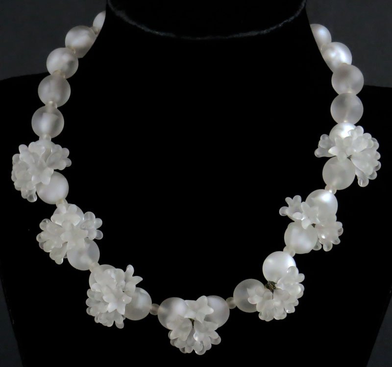 Lalique Style Frosted Crystal Choker Necklace.: Lalique Style Frosted Crystal Choker Necklace. Unsigned. Good Condition. Measures 14 Inches Long. Shipping $20.00