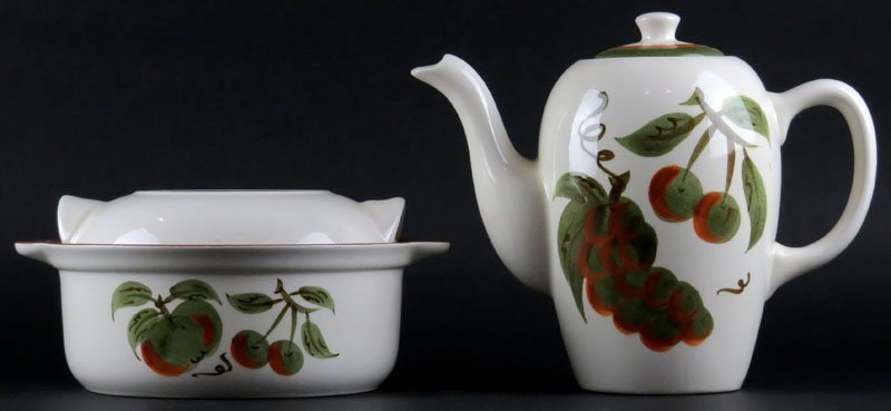 Two (2) Stangl Ceramic Dinner Pieces in the "Orchard: Two (2) Stangl Ceramic Dinner Pieces in the "Orchard Song" Pattern. Including: Casserole Dish with Lid and Coffee Pot. Good Condition. Shipping $36.00