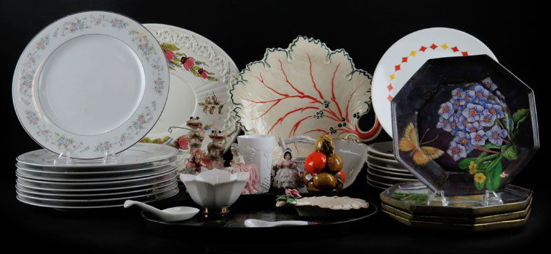 Miscellaneous Box Lot of Mostly Porcelain Items. We (1 of 1)