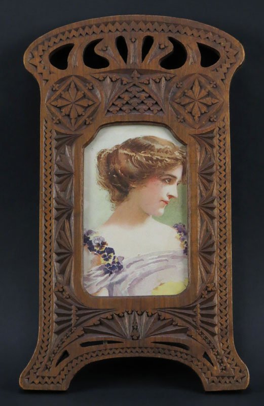Victorian Carved Wooden Frame. Unsigned. Good (1 of 1)