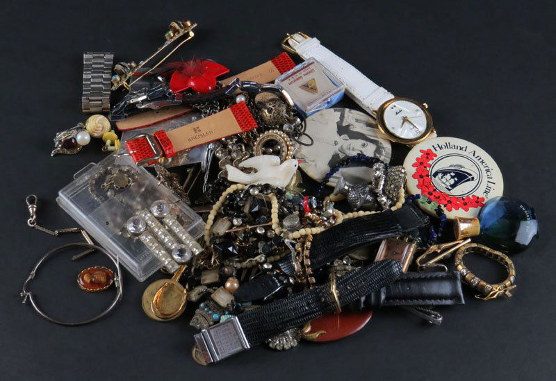 Tray Lot of Assorted Costume Jewelry and Related Items. (1 of 1)