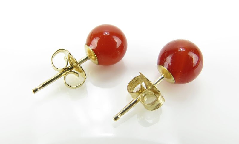 14 Karat Yellow Gold and Carnelian Ball Earrings.: 14 Karat Yellow Gold and Carnelian Ball Earrings. Signed 14K. Good Condition. Gross Weighs 0.60 Pennyweights. Shipping $20.00