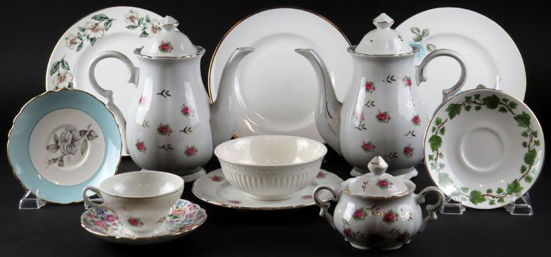 Box Lot of Miscellaneous Porcelain Dinnerware Items. (1 of 1)