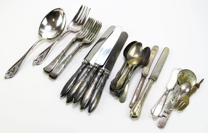 Twenty Seven (27) Piece Box of Silverplate Flatware. (1 of 1)